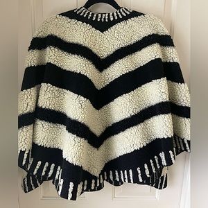 NWT ANTHROPOLOGIE MAEVE SHERPA STYLE OFF WHITE/BLACK PONCHO/ONE SIZE